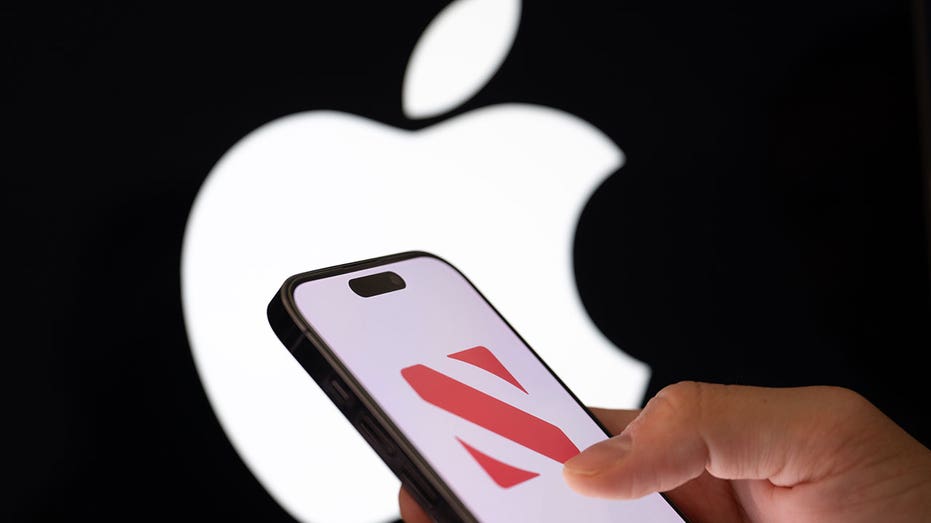 Apple News pushed 84 negative headlines about GOP priorities ahead of midterms with zero positive, study finds