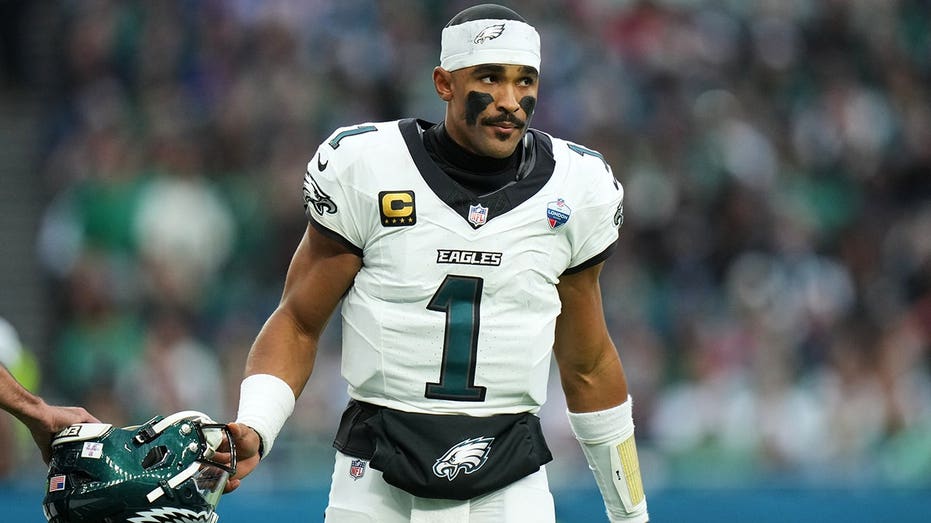 Jalen Hurts' blood clot case will 'put the league on alert' going forward, famed agent Leigh Steinberg says