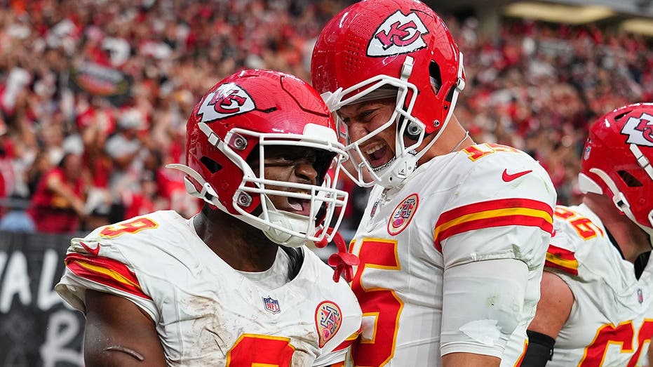 Human vs. ChatGPT NFL Week 6 betting picks: AI goes all-in on totals after another weekly win Human vs. ChatGPT NFL Week 6 betting picks: AI goes all-in on totals after another weekly win