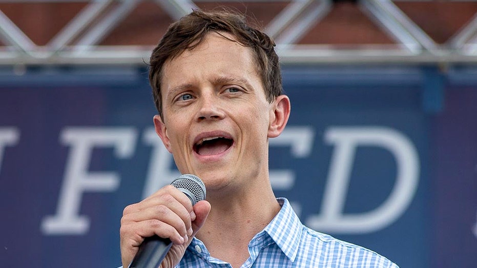 Drag queens, trans pastor, abortion rallies: Inside Dem governor hopeful’s progressive church Drag queens, trans pastor, abortion rallies: Inside Dem governor hopeful's progressive church